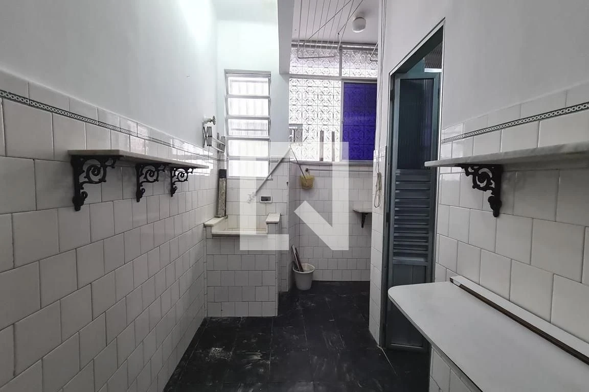 Квартира без меблів з 3 спальнями та балконом — photo 35