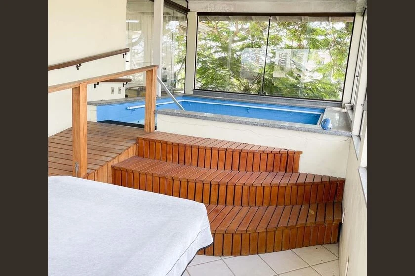 Unfurnished house with 5 bedrooms and 6 bathrooms — photo 8