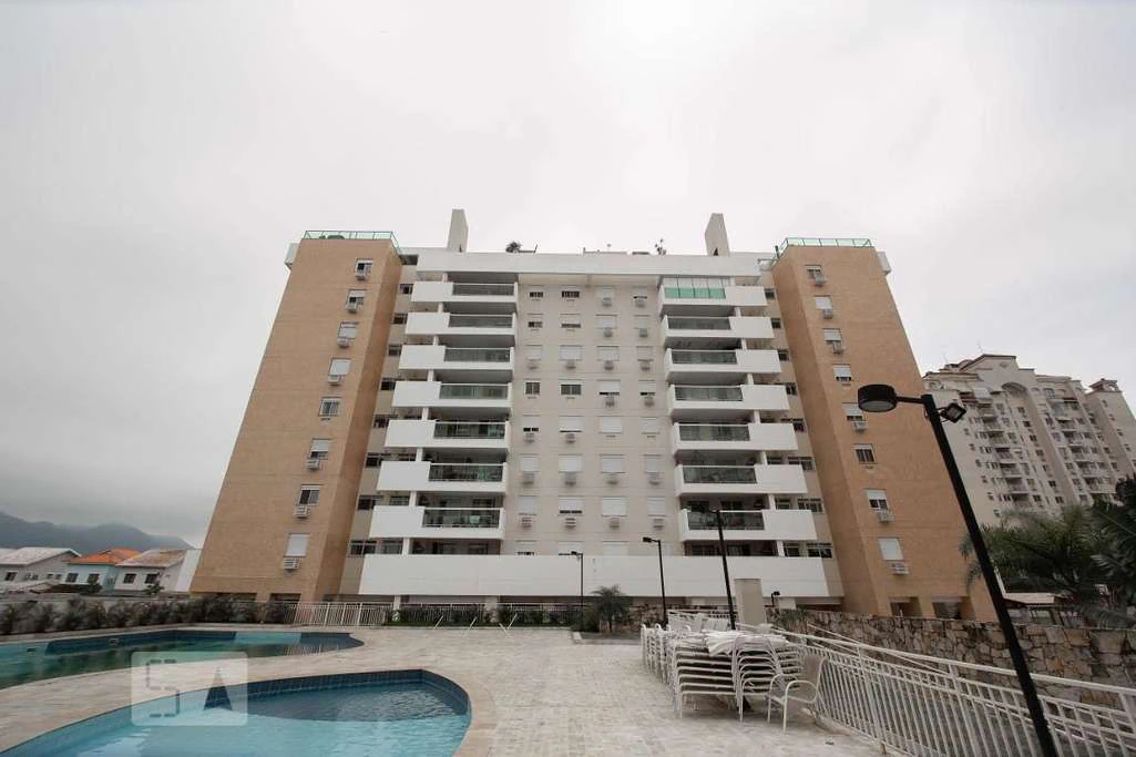 164 m² apartment with 3 bedrooms and a balcony — photo 27