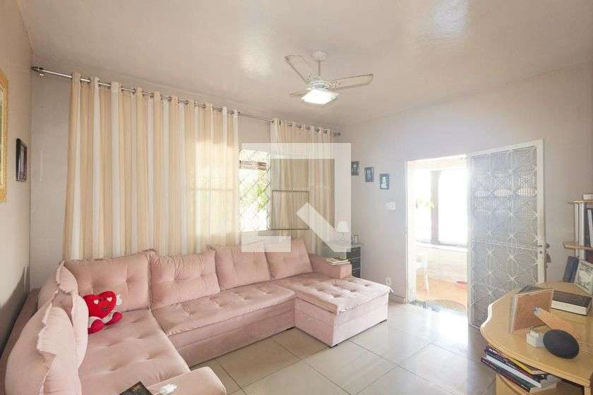 Furnished 240 m² house with 2 bedrooms and 2 bathrooms