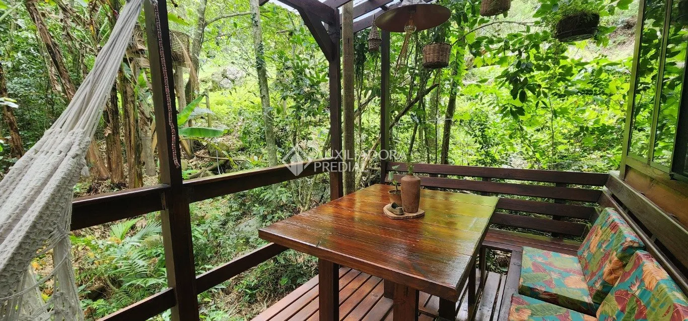 Furnished house with a balcony, 6 bedrooms and 3 baths — photo 71