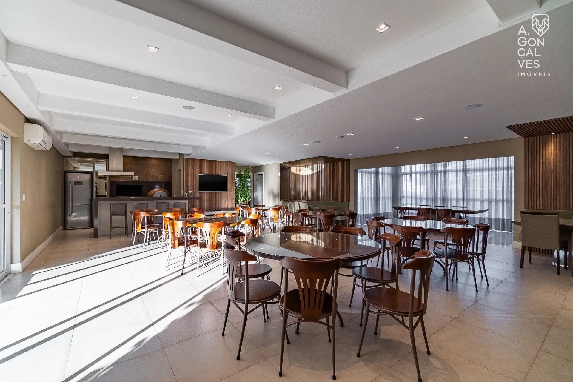 Furnished house with 5 bedrooms and 5 bathrooms — photo 46