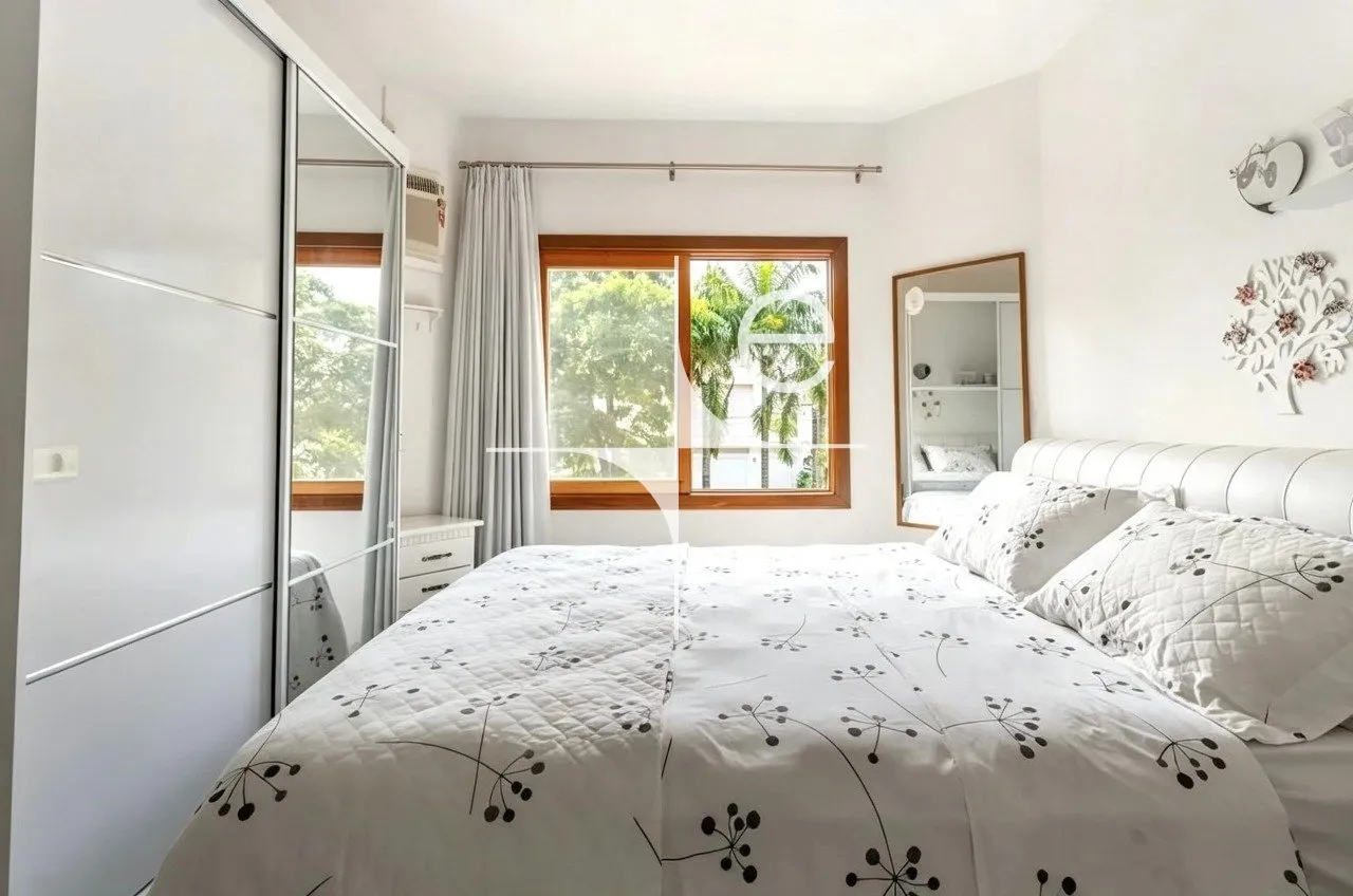 Furnished house with 5 en-suite bedrooms and shared pool — photo 15