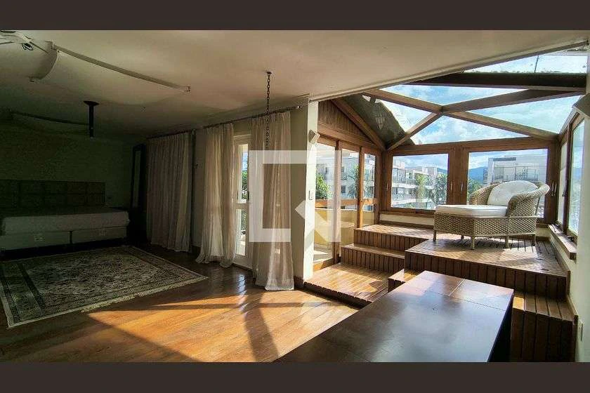 Condominium house with open-plan kitchen and 7 en-suites — photo 20