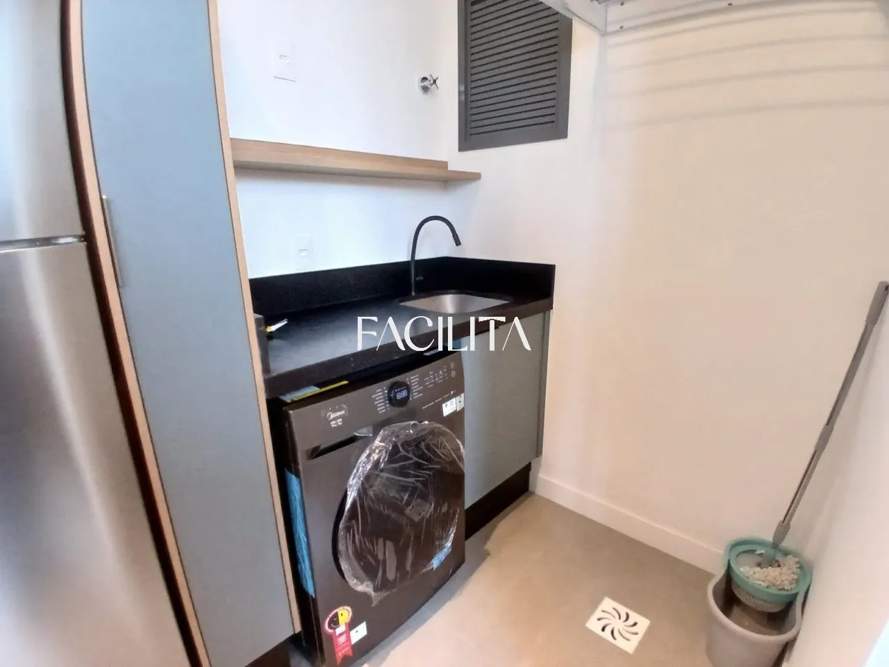 Furnished 37 m² studio on the 4th floor with 1 parking — photo 4