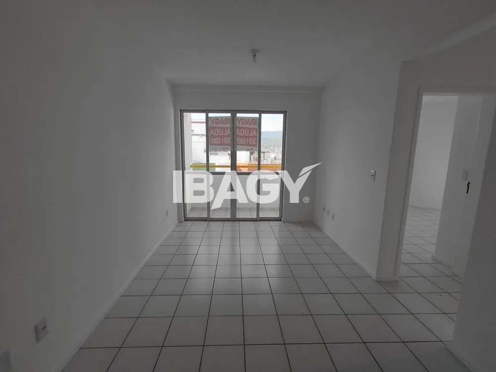 Apartamento de 2 dormitorios con 73 m², 1 plaza y balcón — photo 3