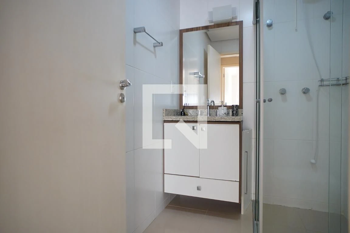 Glass-enclosed balcony in a 2-bedroom apartment, 78 m² — photo 30