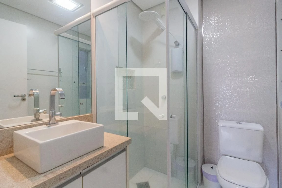 Furnished apartment, 77 m², with a glass-enclosed balcony — photo 15