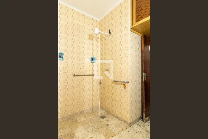 Casa sem mobília de 700 m² com 7 quartos e 6 banheiros — photo 25