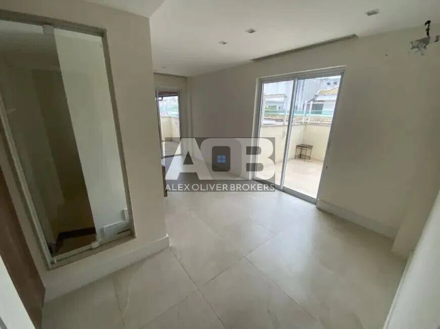 Furnished duplex penthouse with 4 bedrooms and 210 m² — photo 19