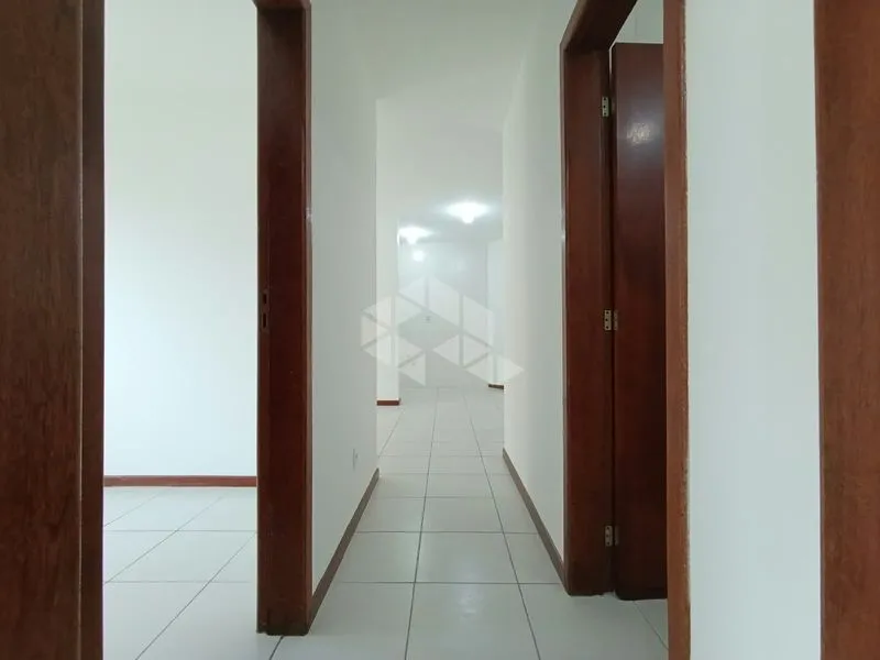 2-bedroom apartment in a building with a gym — photo 2