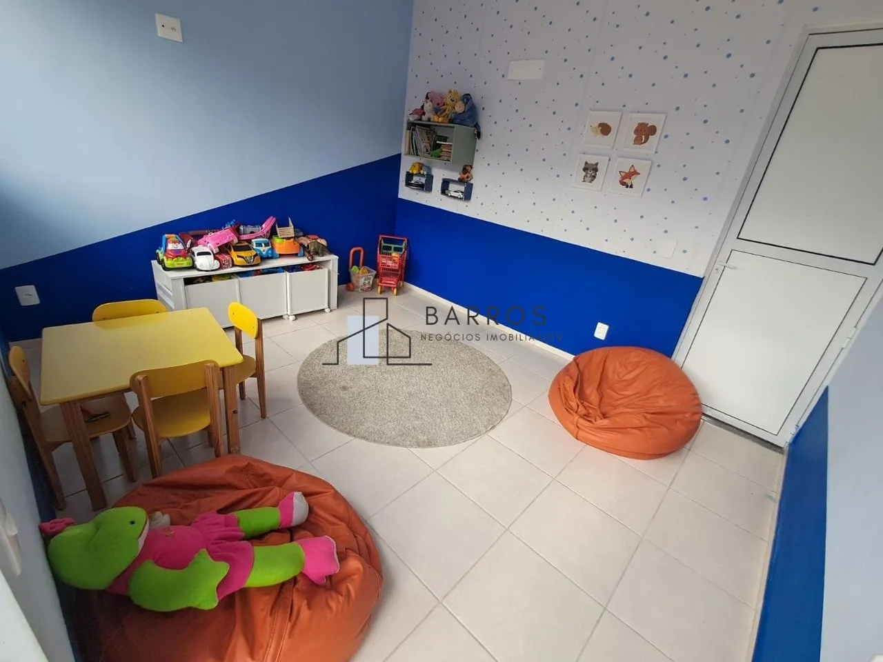2-bedroom apartment in a building with a coworking space — photo 23