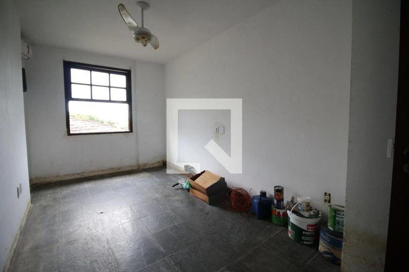 Casa de 500 m² com banheira e janelas do piso ao teto — photo 11