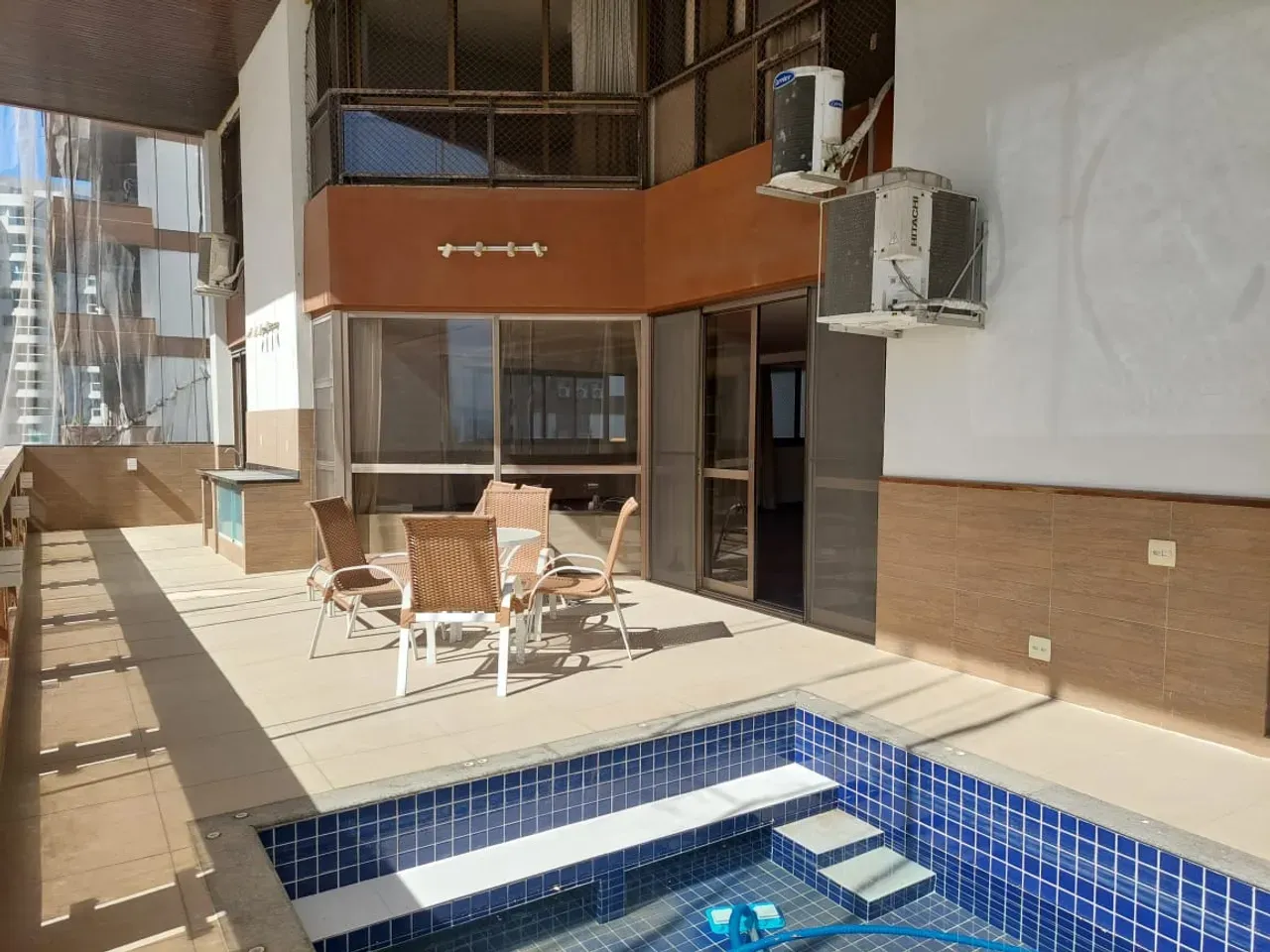 Apartamento com 4 quartos e 5 banheiros, com ar-condicionado — photo 2