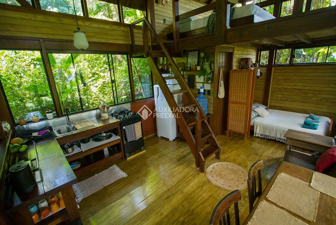 Furnished house with a balcony, 6 bedrooms and 3 baths — photo 88