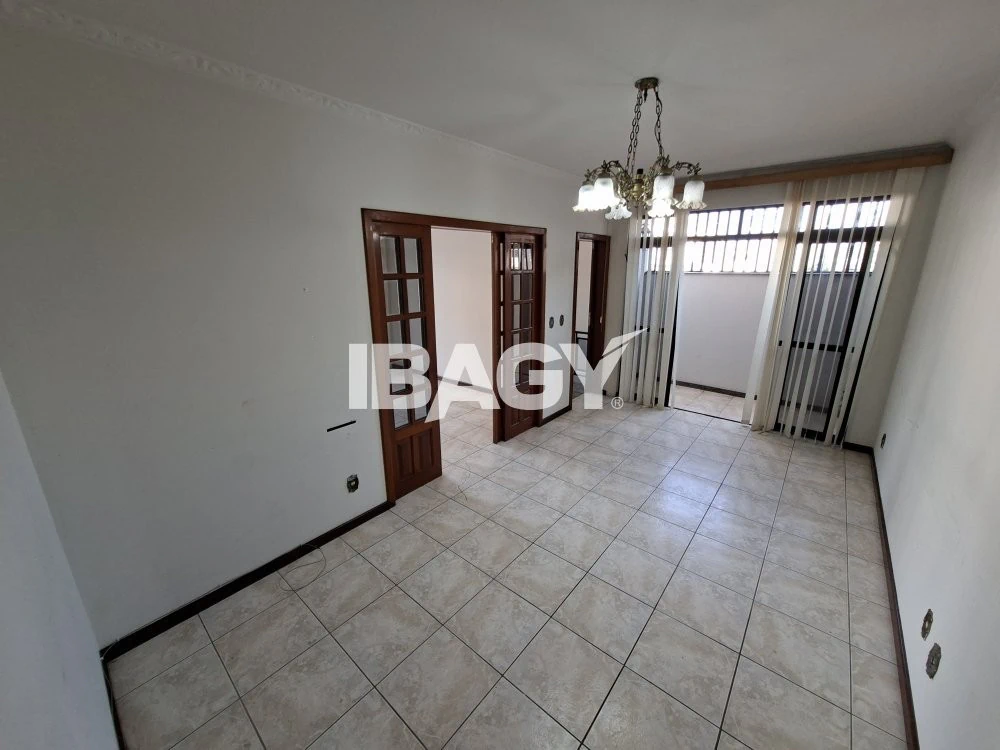 Casa para alugar com 3 quartos e 4 vagas — photo 3