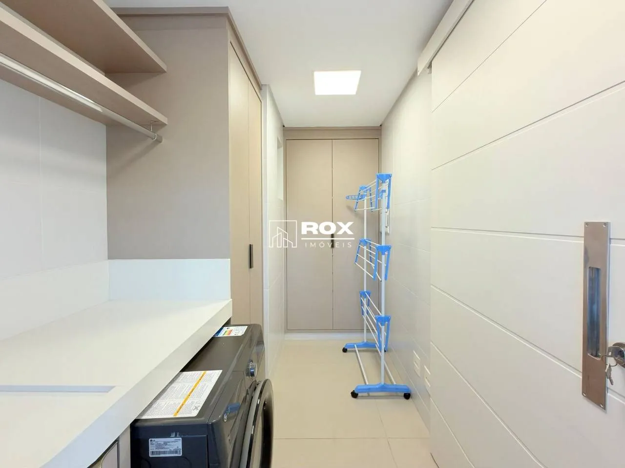 3-bedroom apartment with a jacuzzi in Curitiba — photo 22