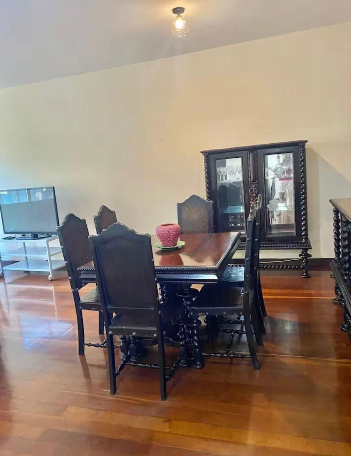 Furnished apartment, 180 m², with a water view — photo 9
