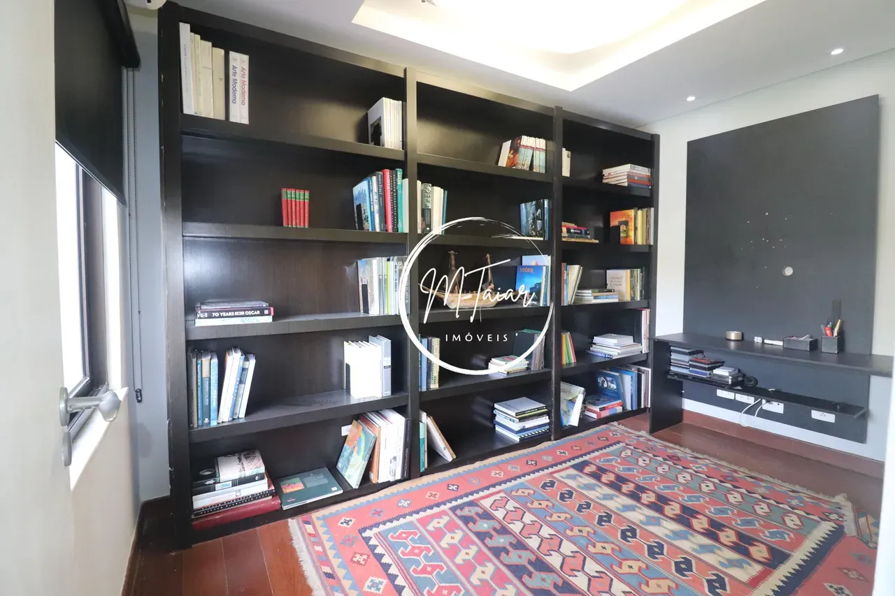 323 m² apartment with 4 bedrooms and 5 bathrooms — photo 30
