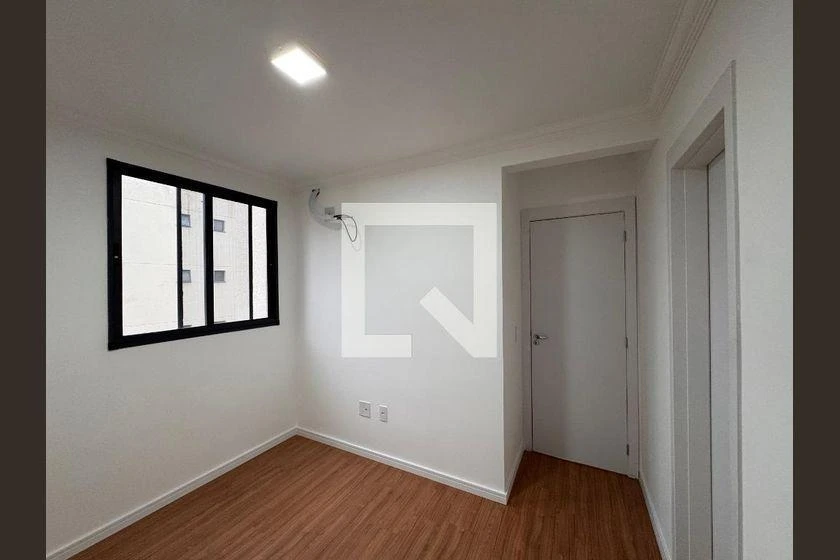 Wood or laminate floors in a 2-bedroom apartment, 55 m² — photo 17