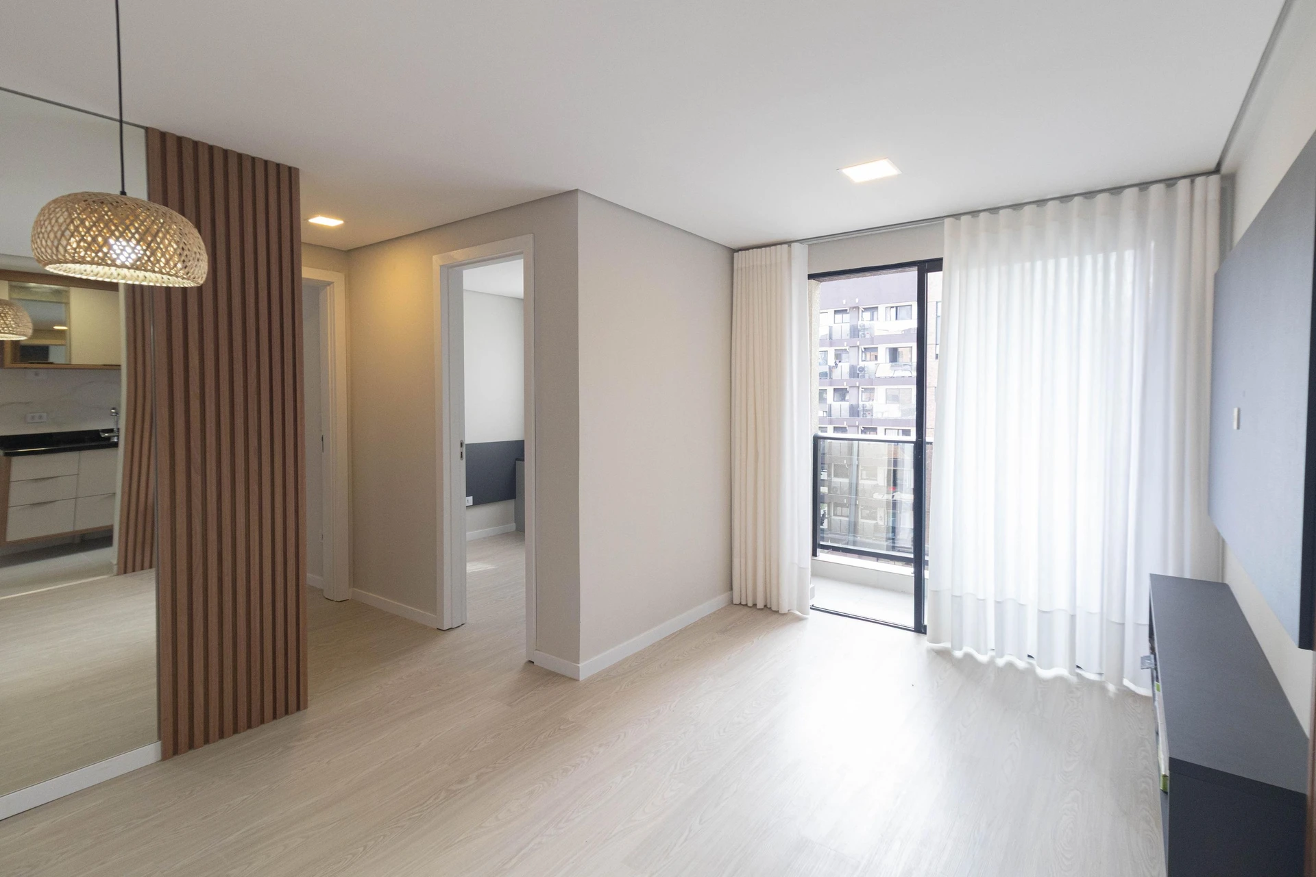 2-bedroom apartment with a washing machine in Curitiba