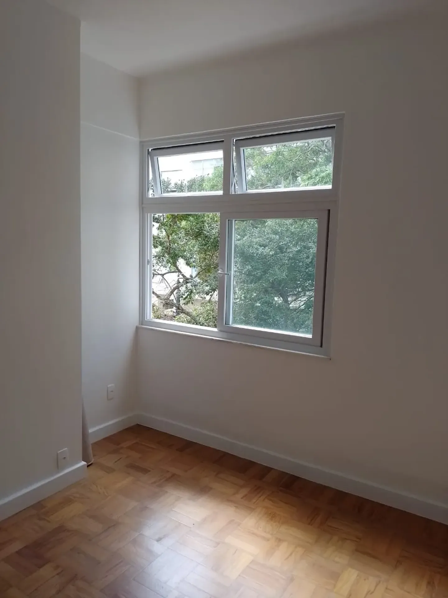 Furnished apartment, 77 m², with a bathtub — photo 8