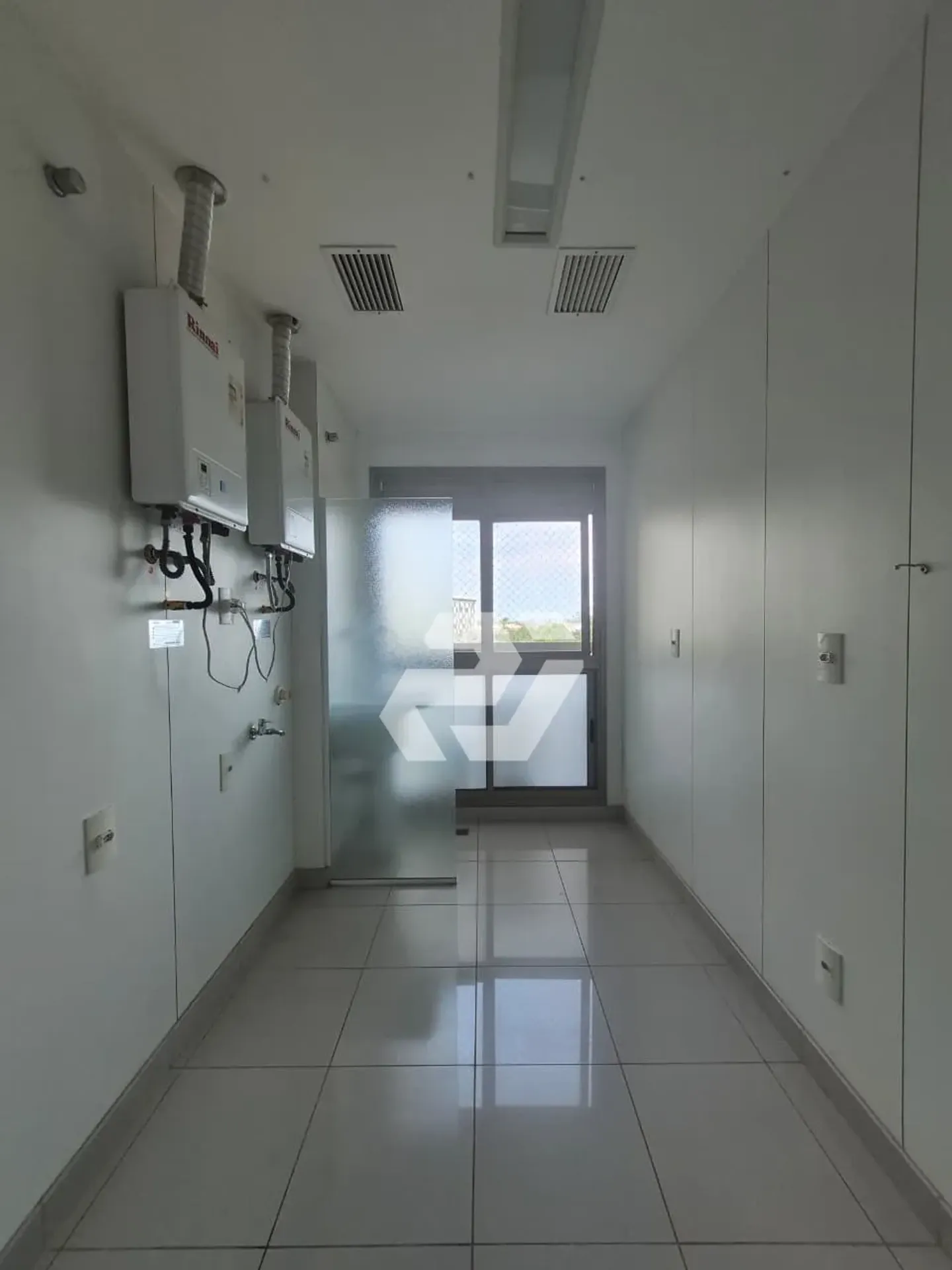 Apartment with 4 en-suite bedrooms and private garden — photo 20