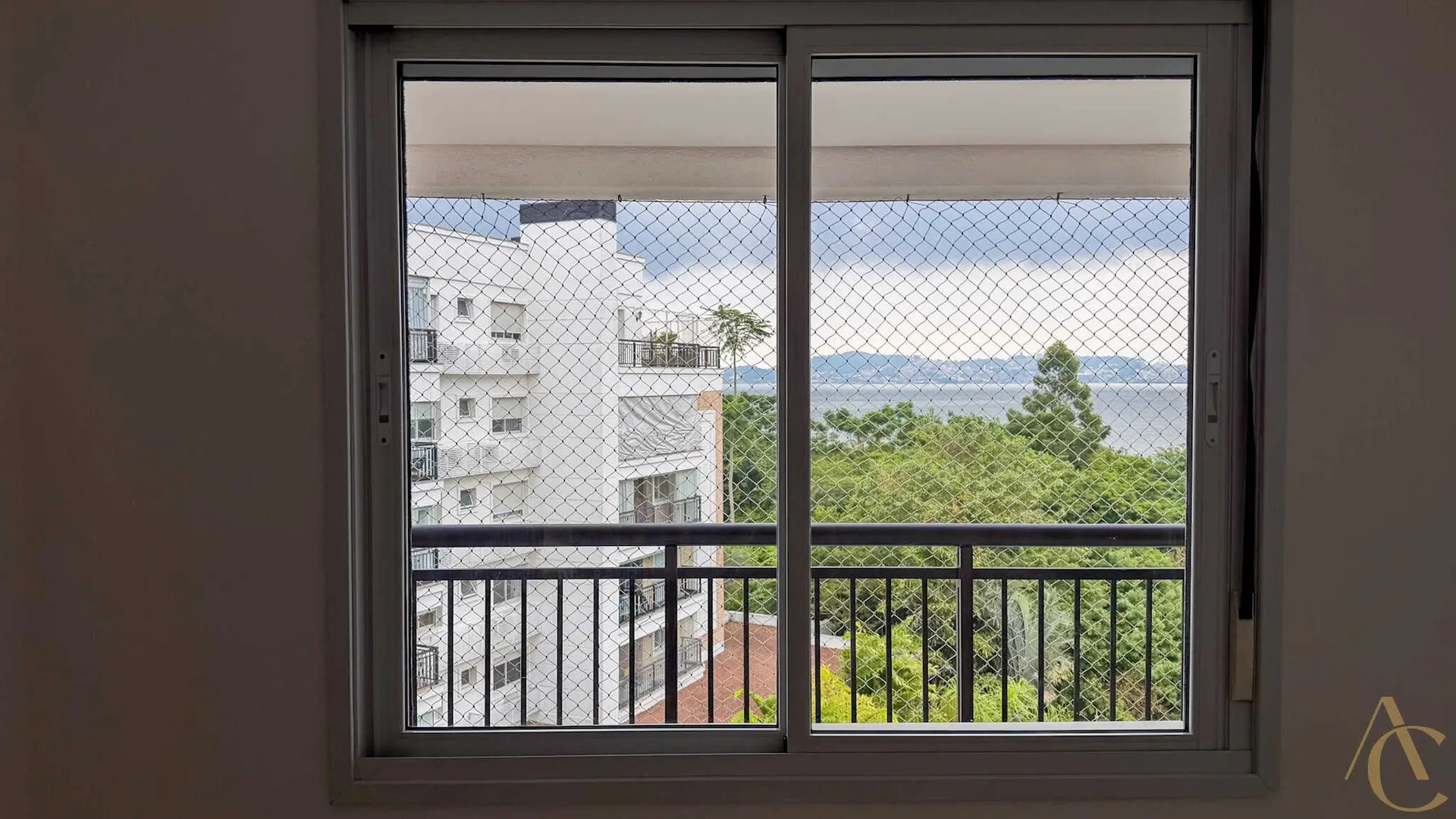 149 m² furnished apartment with a built-in grill on the balcony — photo 20