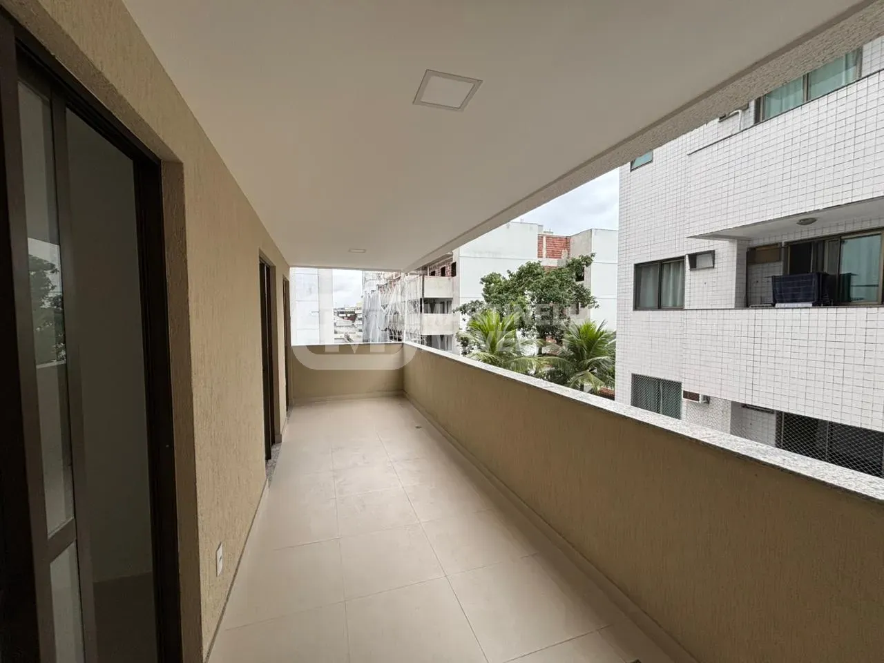 3-bedroom apartment with a separate, enclosed kitchen — photo 10