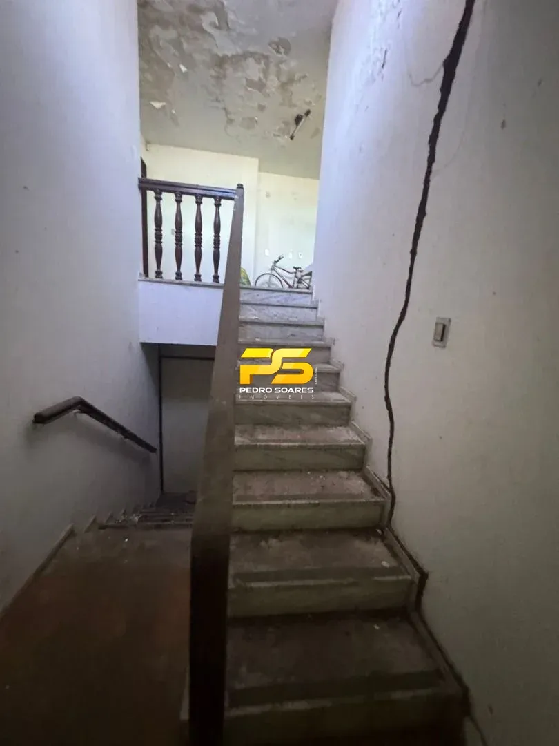 Unfurnished house for rent with 12 bedrooms and 5 baths — photo 18