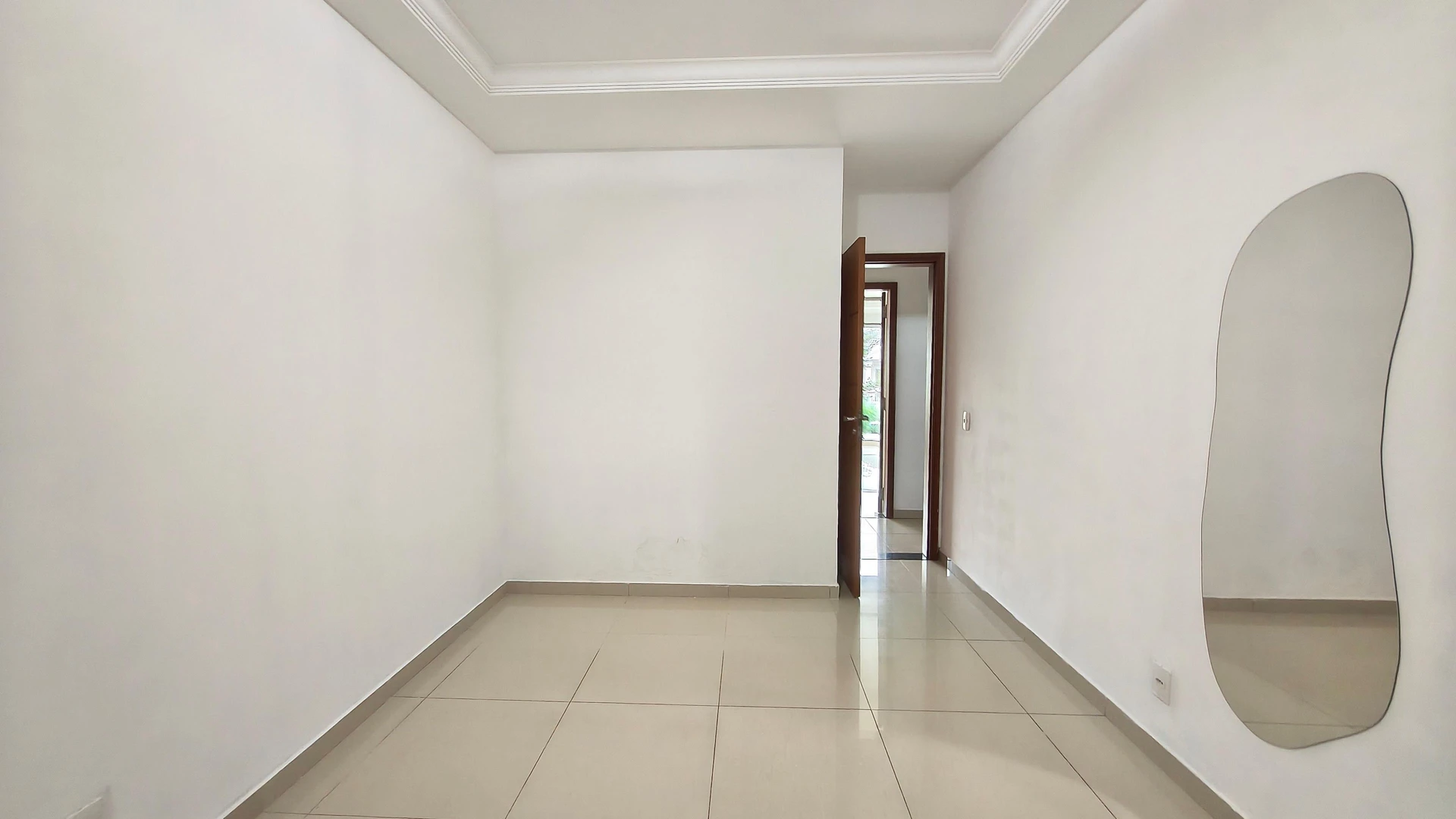 House, 241 m², with floor-to-ceiling windows — photo 40