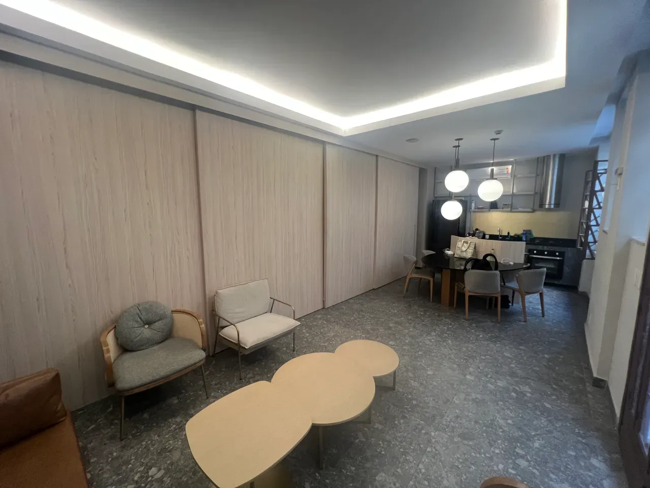 Unfurnished apartment with 1 bedroom and 1 bathroom — photo 25