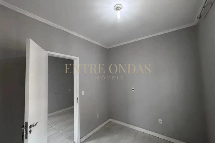 4-bedroom house with open-plan gas kitchen — photo 10