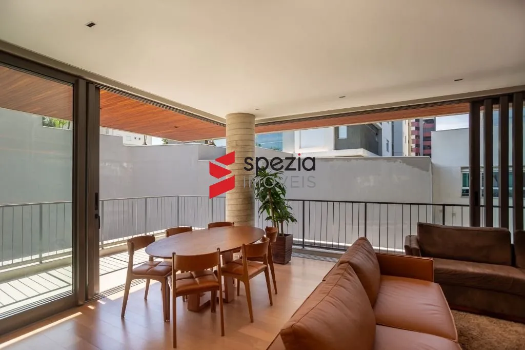 3-bedroom apartment with a grill on the balcony in Curitiba — photo 32