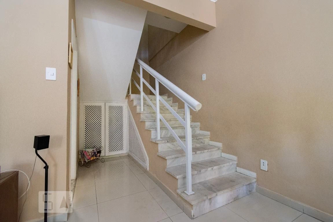 Furnished 4-bedroom house with private garden — photo 46