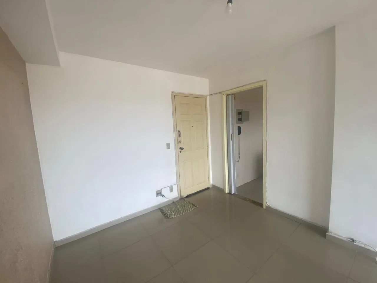 2-bedroom apartment in a building with a gym — photo 25