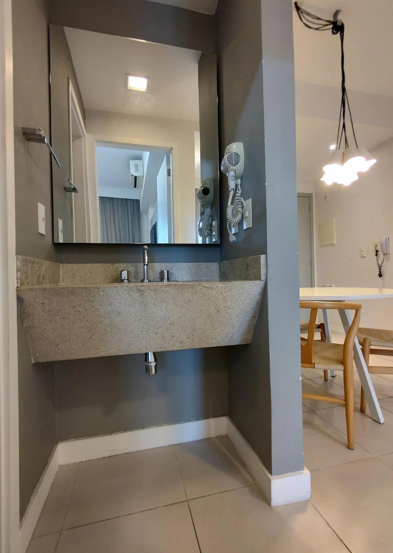 Furnished 1-bedroom apartment with an open-plan kitchen — photo 53