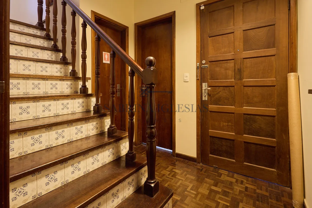 House with 5 bedrooms, 3 bathrooms, and a closed kitchen — photo 12