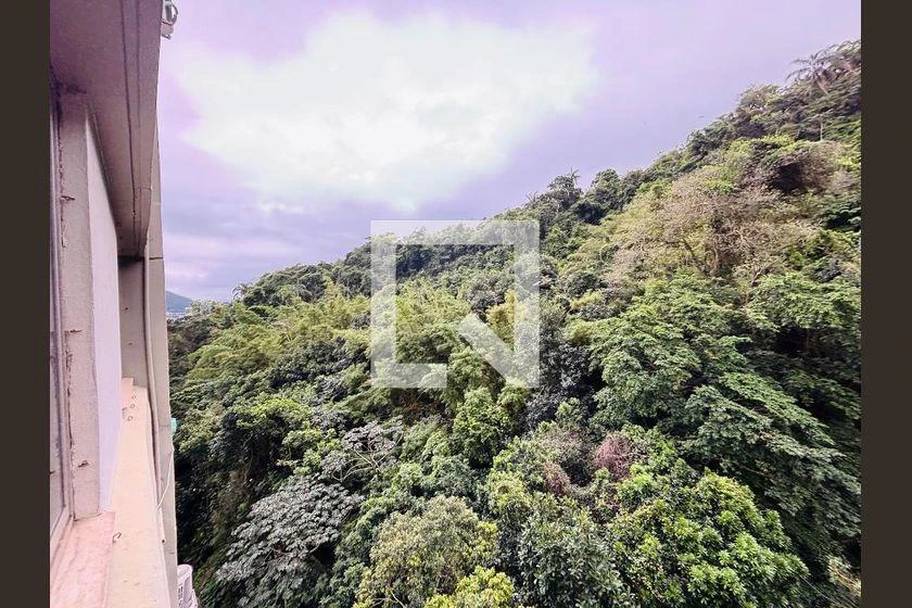 3-bedroom apartment with a water view in Rio de Janeiro — photo 19