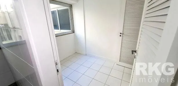 Rental apartment with 4 bedrooms and 5 bathrooms — photo 16