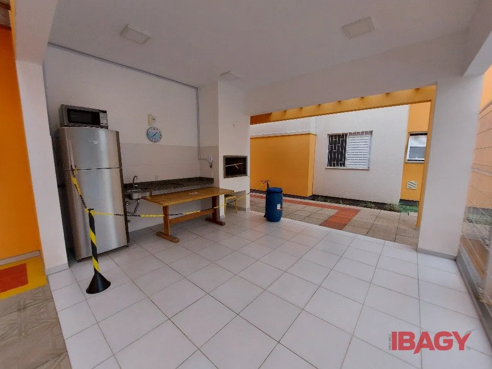 Piscina privada y 2 dormitorios: departamento de 54 m² — photo 30