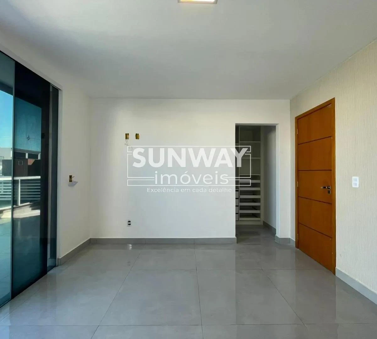 Casa, 380 m², com janelas do piso ao teto — photo 21