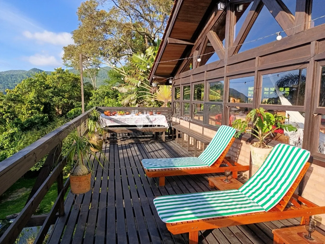 Furnished house with a balcony, 6 bedrooms and 3 baths — photo 5
