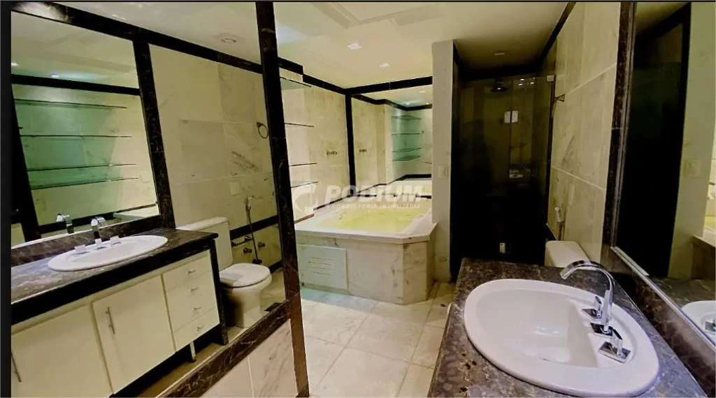 4-bedroom 315 m² apartment with separate kitchen — photo 10