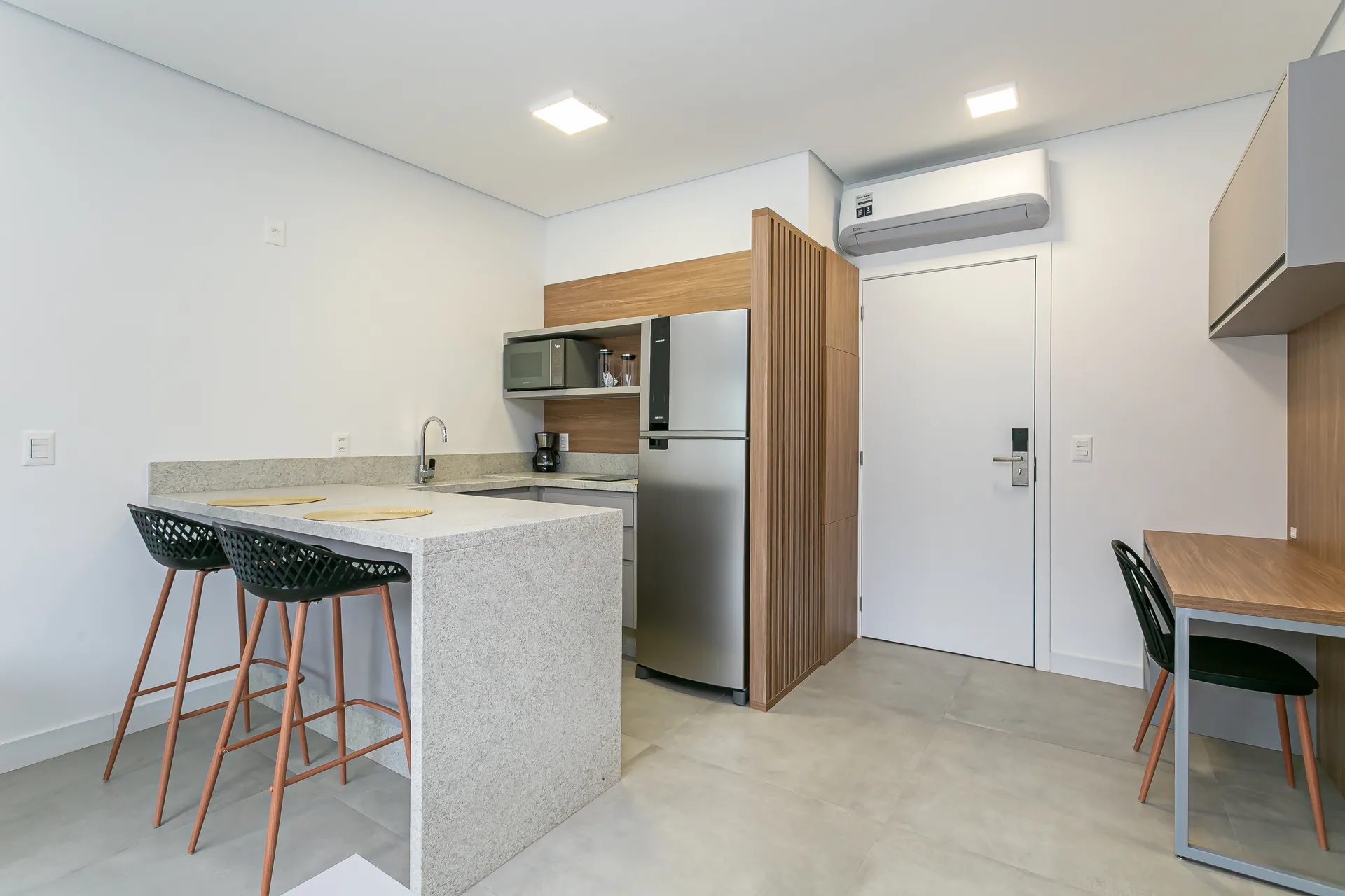 Меблированная квартира с террасой 80 м² и 1 спальней — photo 2