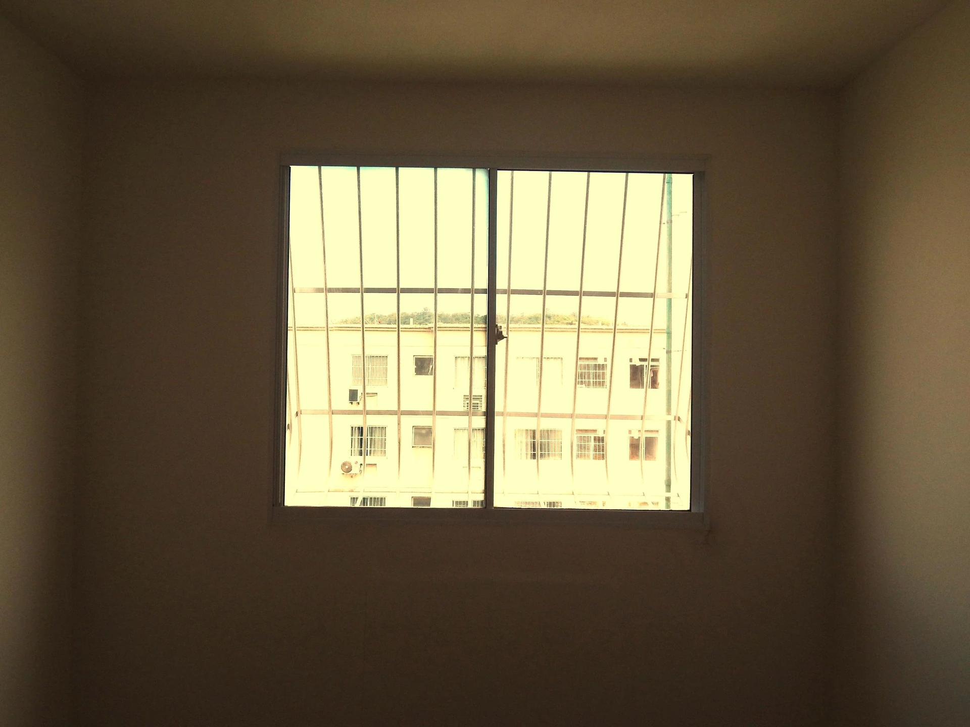 Wood or laminate floors in a 2-bedroom apartment, 41 m² — photo 16