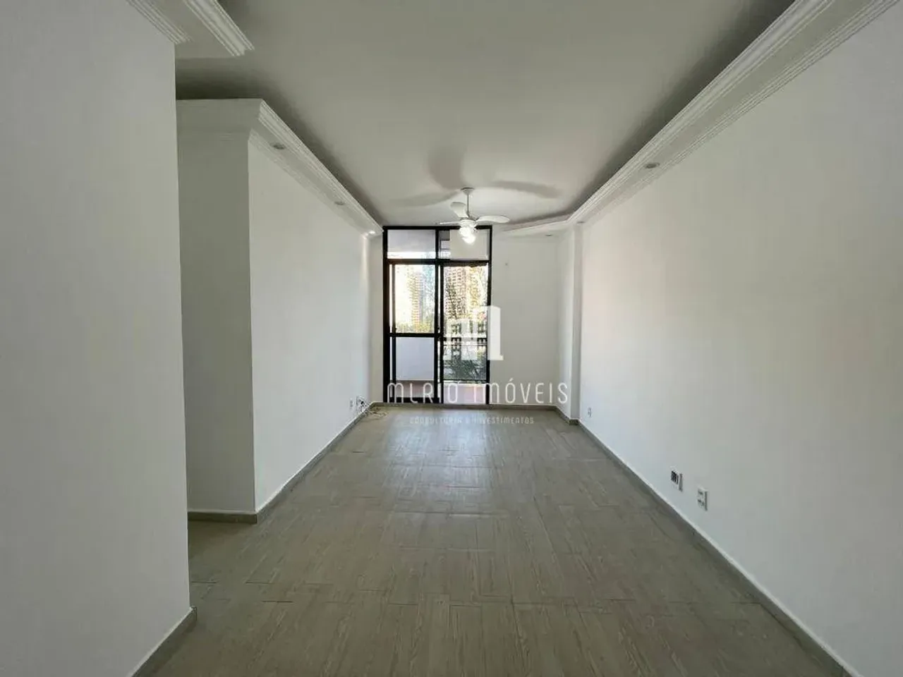 3-bedroom apartment with tile floors and balcony — photo 5