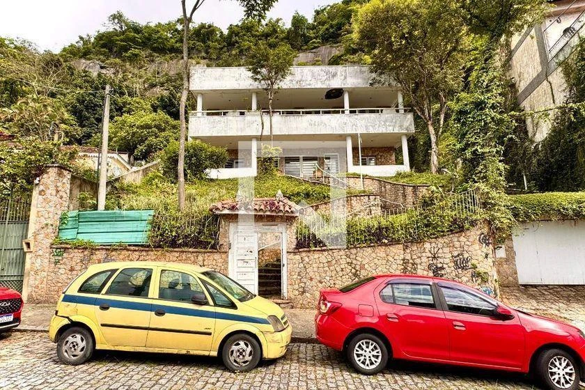Casa de 888 m² com banheira e varanda gourmet — photo 9