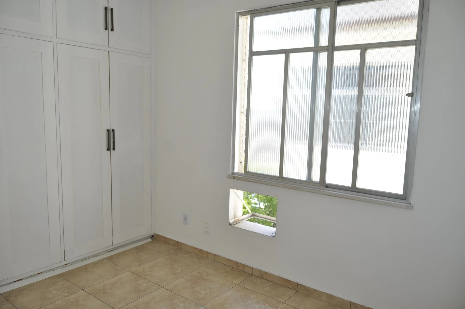 Unfurnished apartment with 2 bedrooms and private garden — photo 4