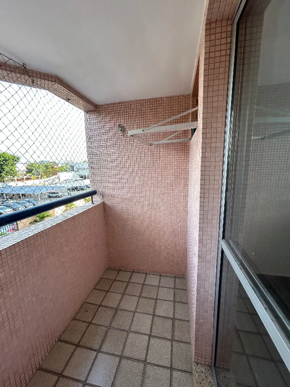 1-bedroom apartment with balcony and 1 parking spot — photo 8